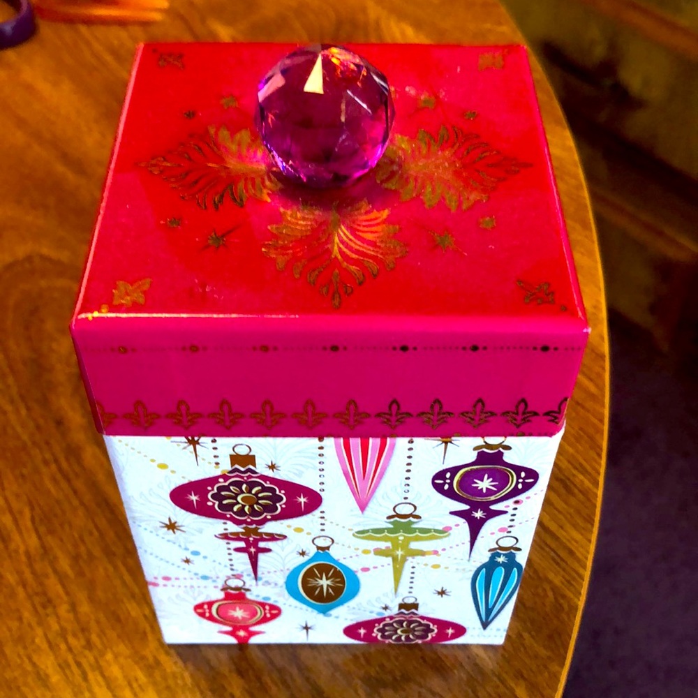 Pretty Crystal Gift Box  🎁